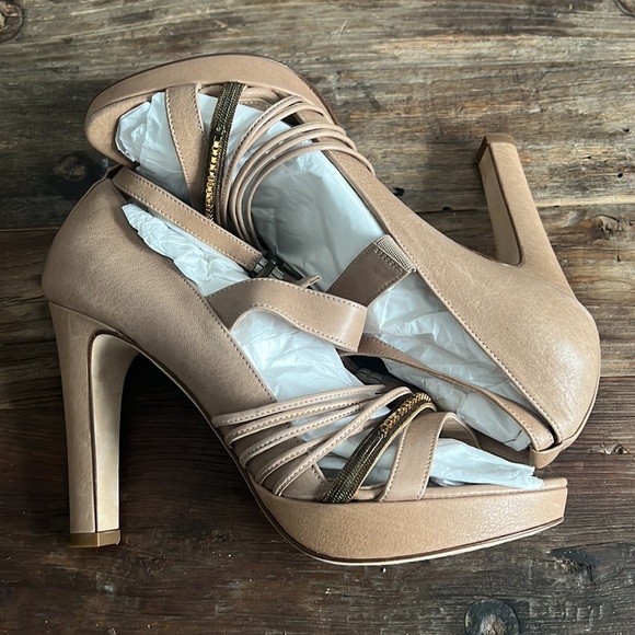 J Crew leather sandal with heel - Picture 3 of 9